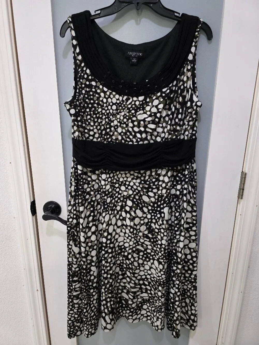 Perceptions 16P Black White Spotted Sleeveless‎ Knee Length Dress